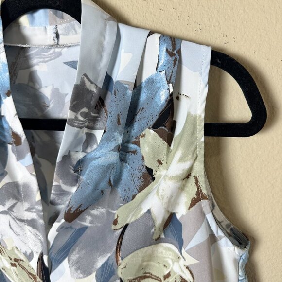DAZY Shawl Collar Sleeveless Blue Floral Top Size Small - Picture 3 of 10
